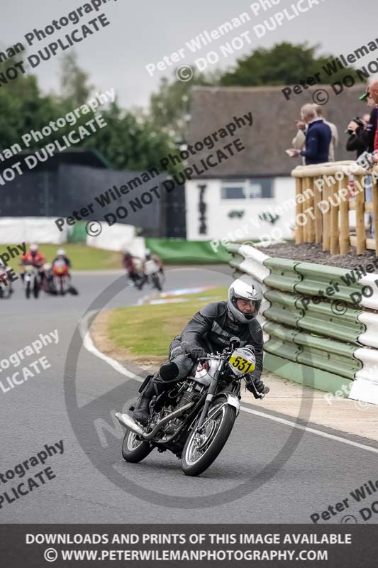 Vintage motorcycle club;eventdigitalimages;mallory park;mallory park trackday photographs;no limits trackdays;peter wileman photography;trackday digital images;trackday photos;vmcc festival 1000 bikes photographs